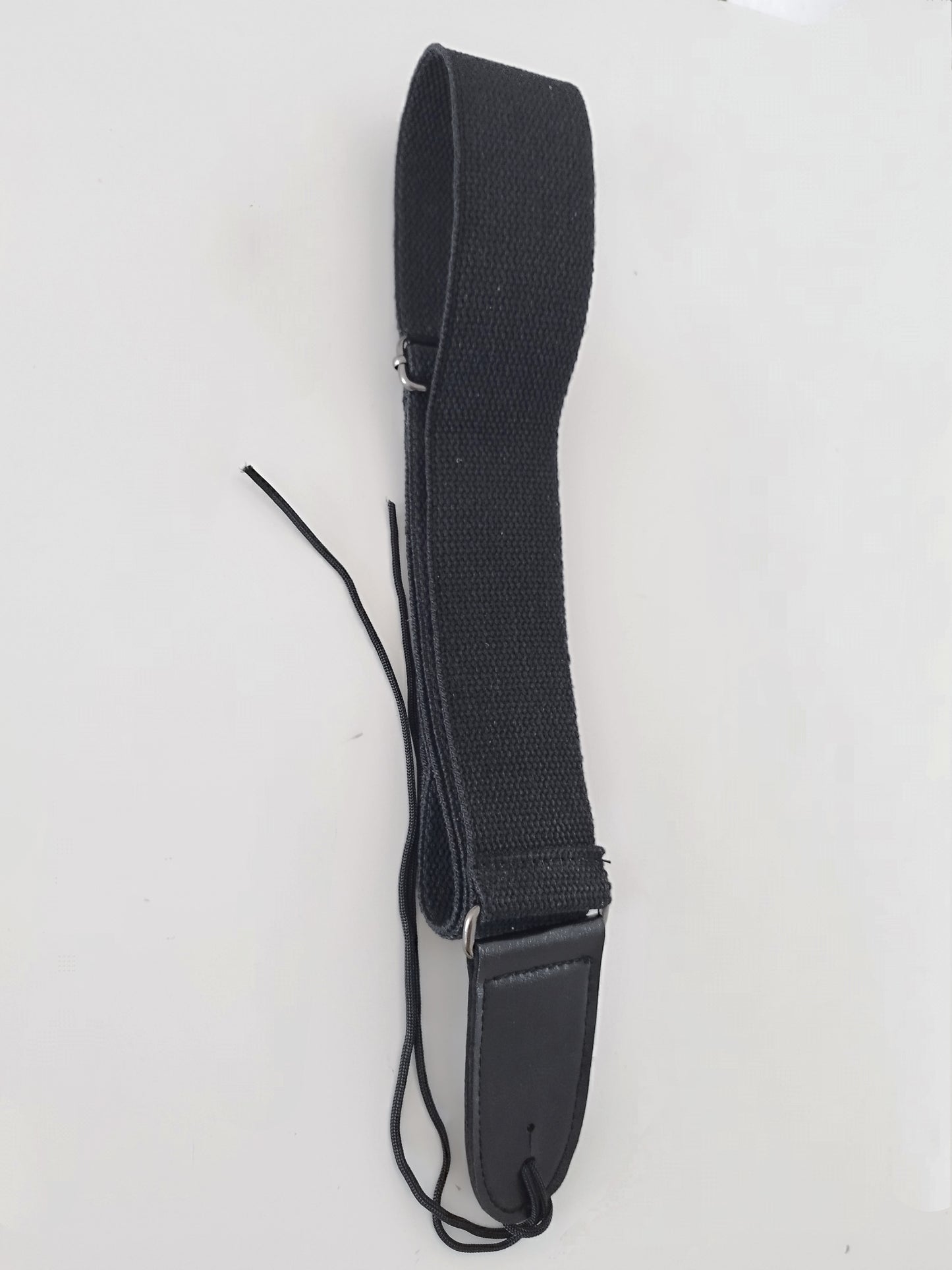 Verstellbare Umhängetasche mit Gitarrengurt aus weicher Baumwolle, Breite 5 cm.